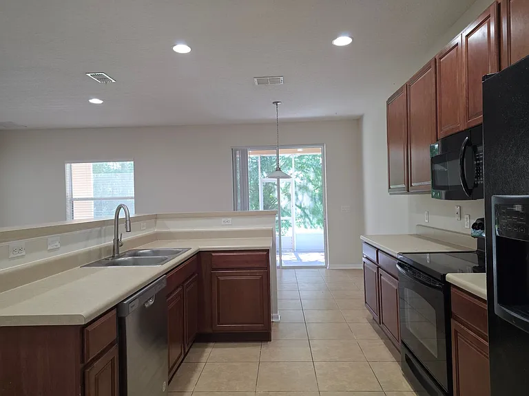 311 Rambling Cir — Photo 11