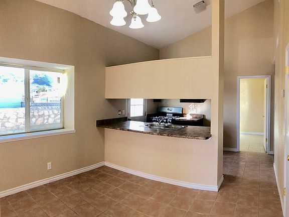 4th image of 4863 Maureen Cir