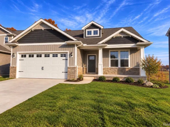 2017 Steelwood Dr, Howell, MI 48843