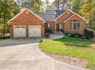 62 Queen Rd, Candler, NC 28715