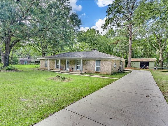 3rd image of 2225 Massengale Dr