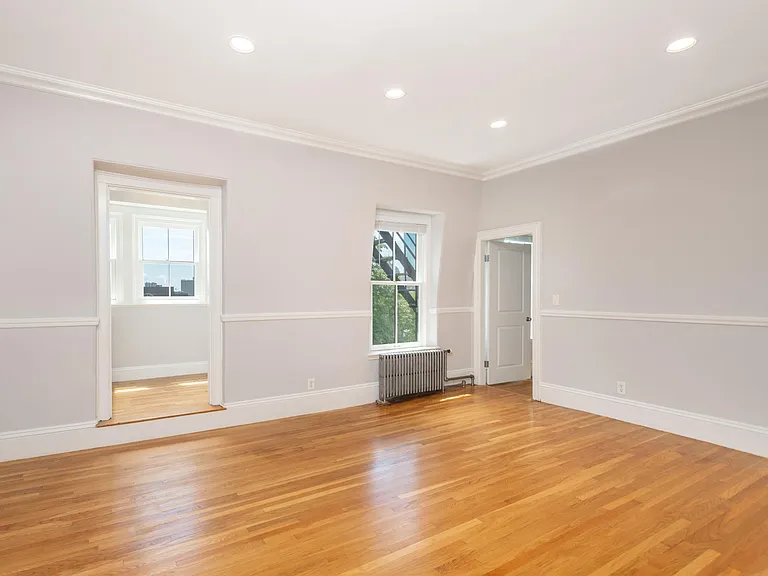 22 Mount Vernon St — Photo 2
