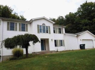 859 Green Dr, Coshocton, OH