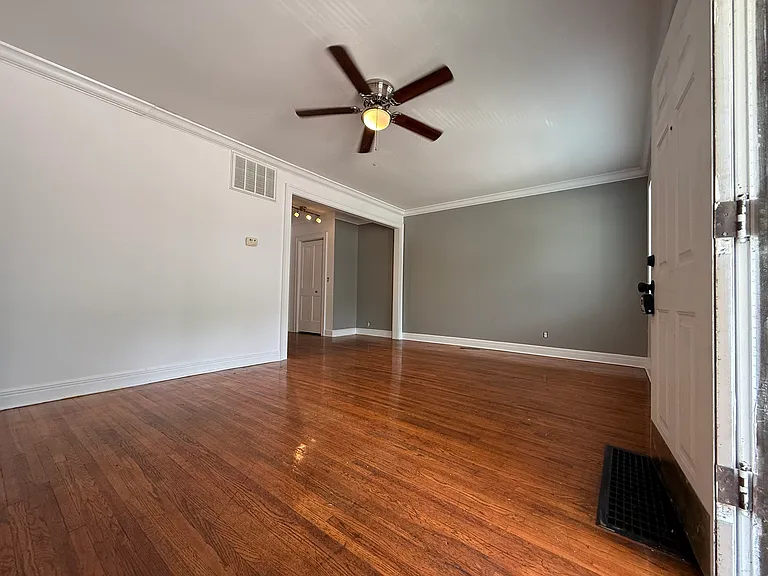 1158 E Loren St — Photo 3