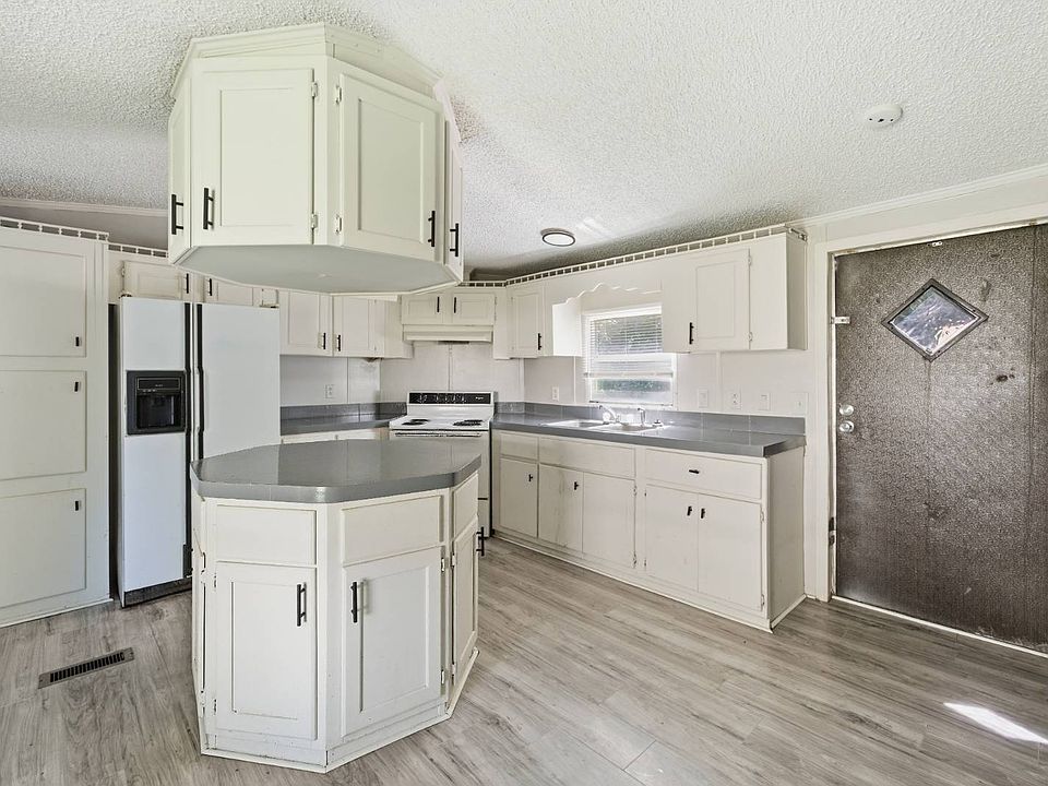 1st image of 113 Terrys Park Dr #113