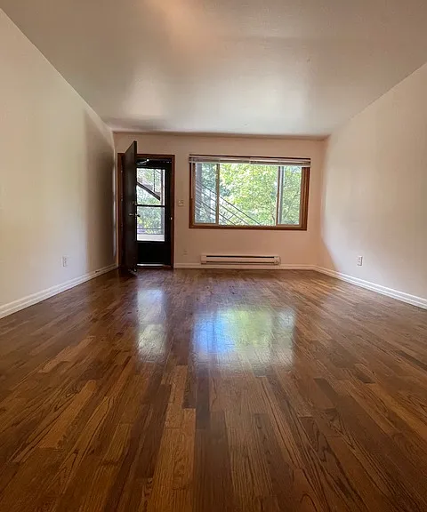 3200 S Edmunds St #8 — Photo 2