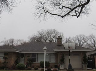 5916 N Landers Ave, Chicago, IL 60646