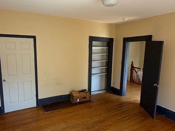 4th image of 2361 E 5th Ave NE APT B