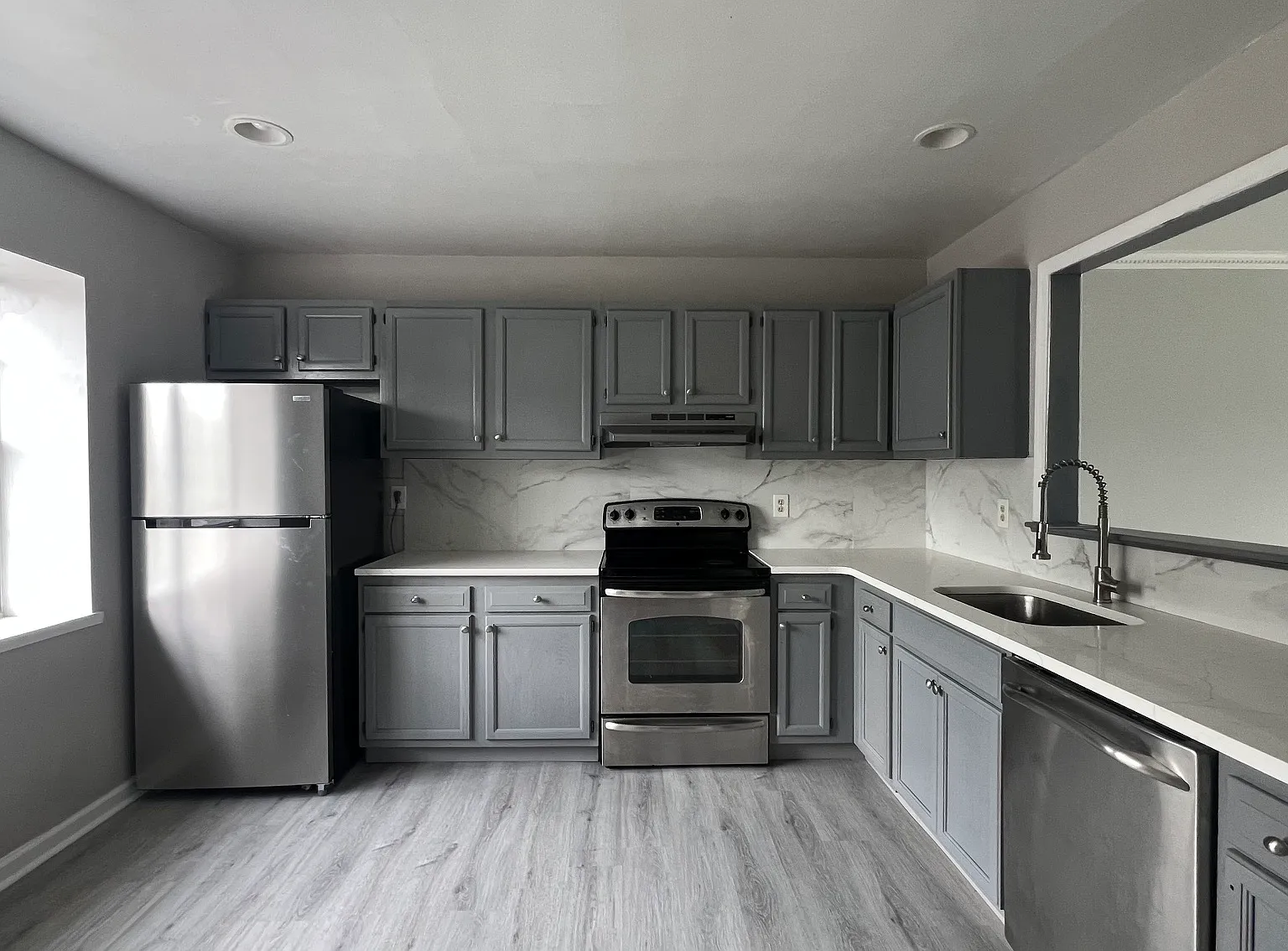 3 bed, 2.5 bath, 1600 sqft, $2,350 — Photo 1