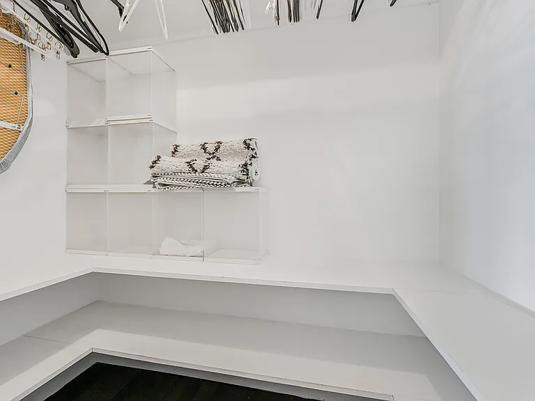 415 E 37th St #14D — Photo 9