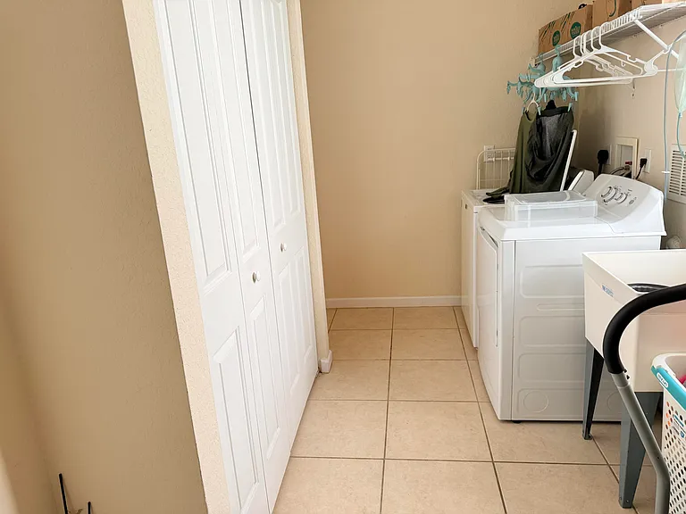 17 Country Lake Cir — Photo 13