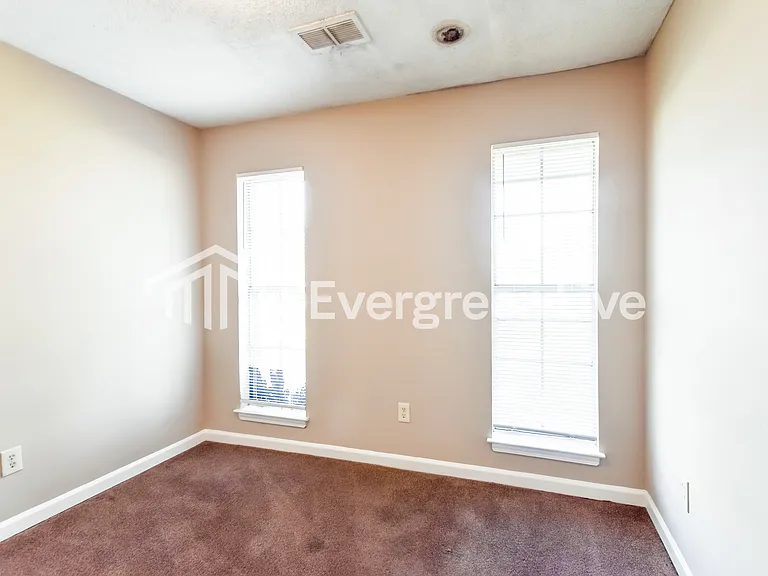2724 Van Der Veer Dr — Photo 1