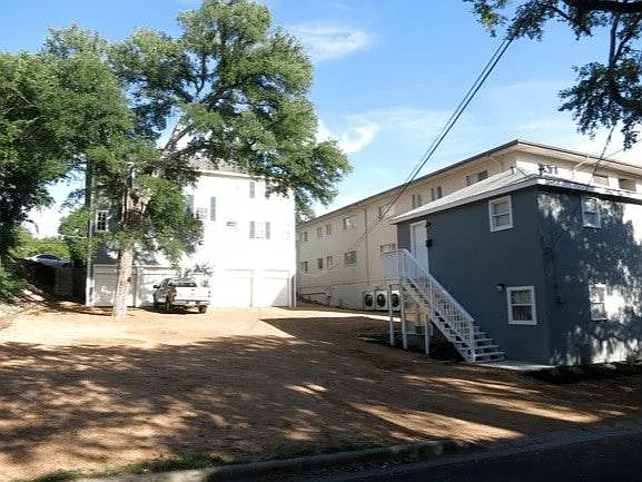 Studio, 500 sqft, $795 — Photo 4