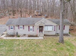 478 Maxim Dr, Hopatcong, NJ 07843