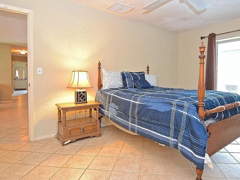 1876 Riviera Cir — Photo 6