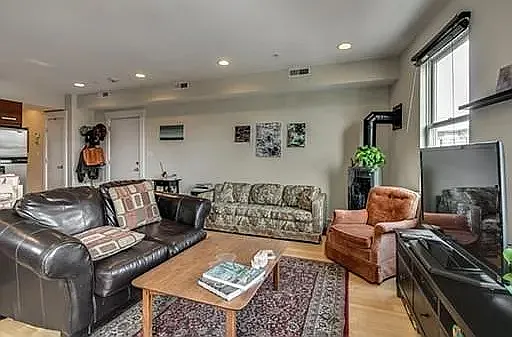 205 Washington St #4 — Photo 5