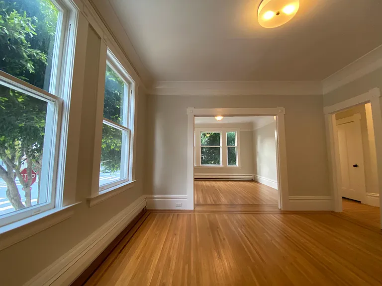 LARGE ARCHWAYS IN BETWEEN