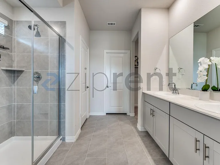 3217 Paruament Dr — Photo 12