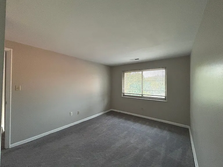 Coventry Court Townhomes — Photo 42