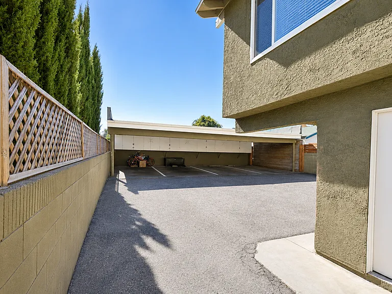 951 W Summerland Ave — Photo 12