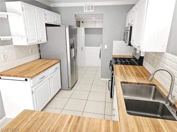 1612 Coyote Run Dr, Henderson, NV 89014