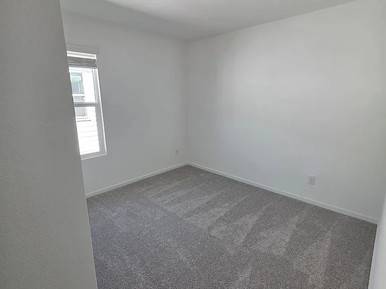12144 Morgan Dr — Photo 12