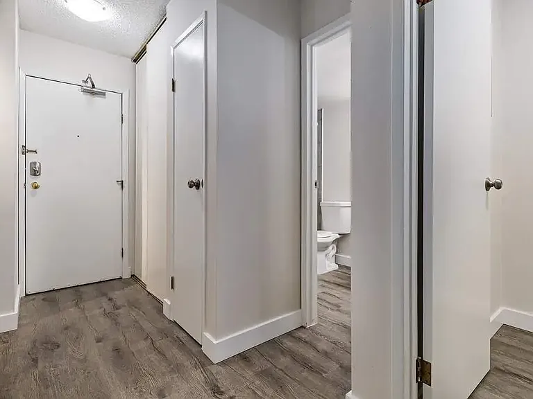 74 Dumont Cres — Photo 9