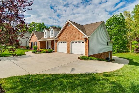 4th image of 1801 Buckingham Ct