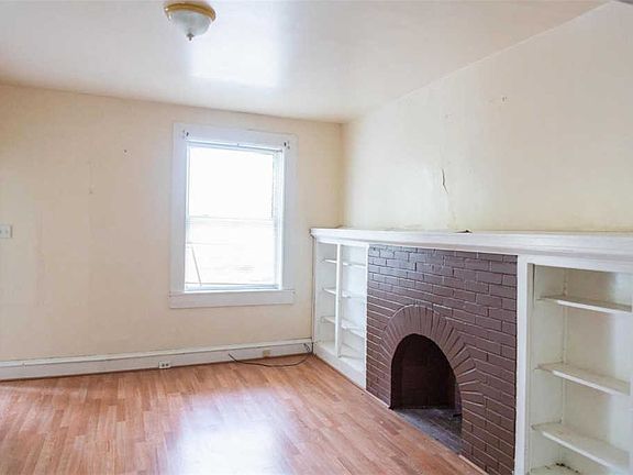 3rd image of 4048 De Tonty St