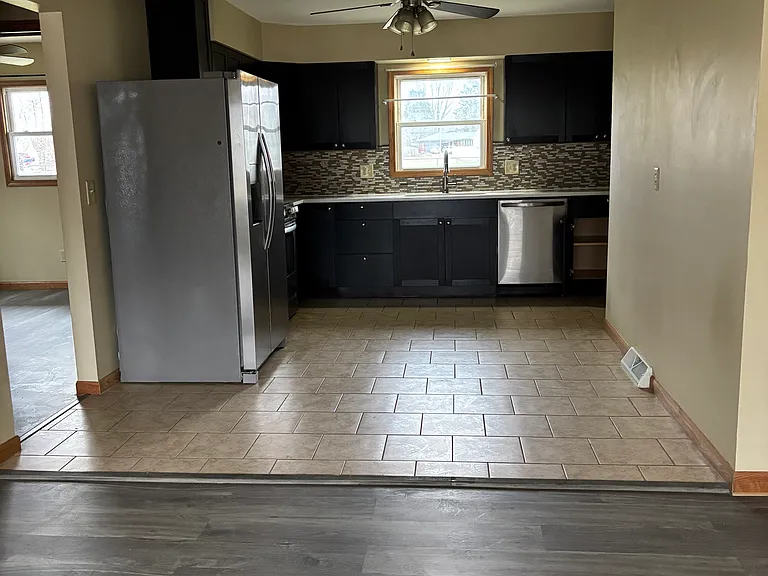 504 Margate Dr — Photo 2