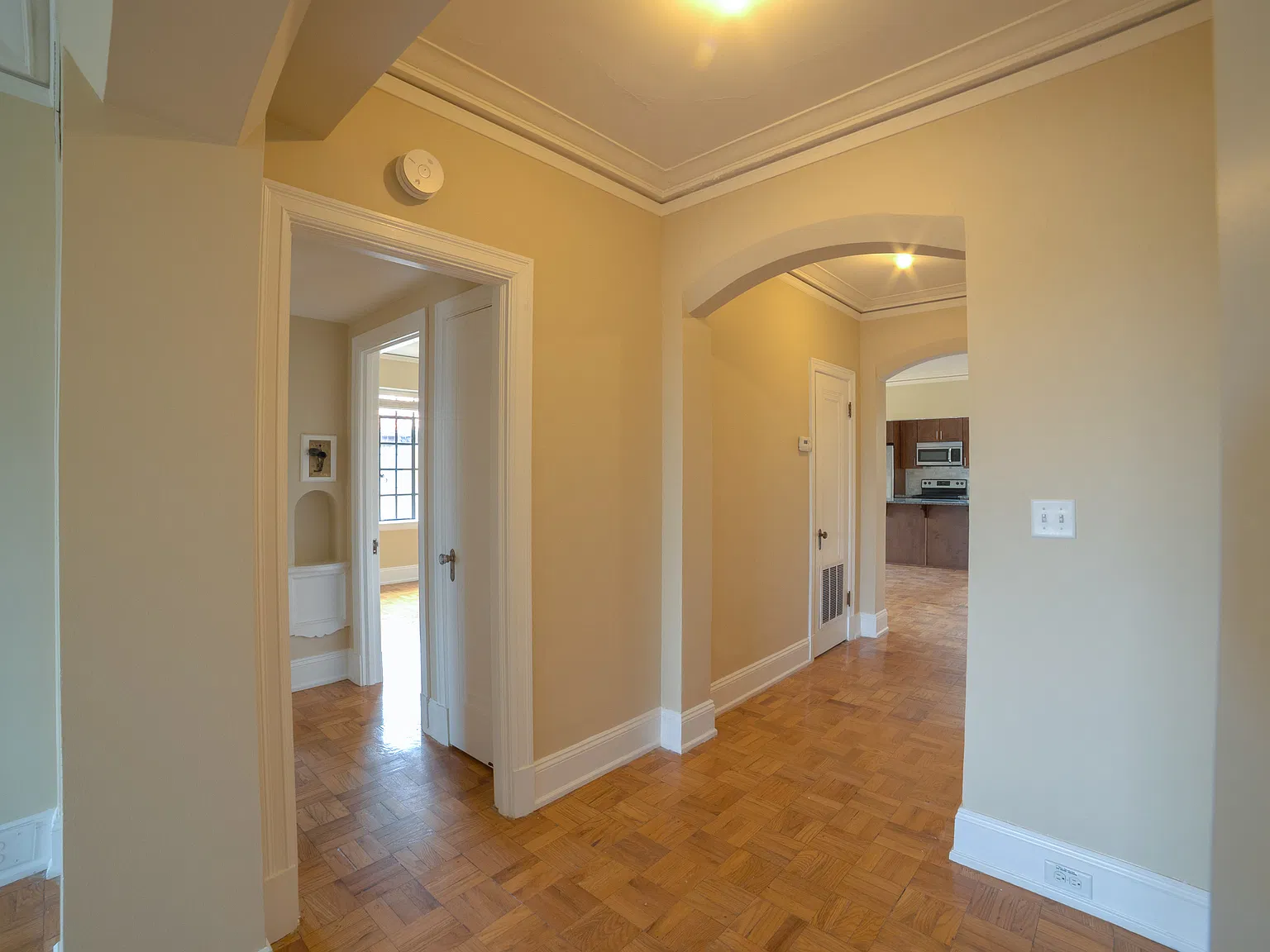 2 bed, 1220 sqft, $1,700 — Photo 1