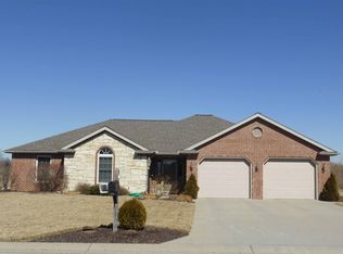 1456 Field Crest Ln, Jasper, IN 47546