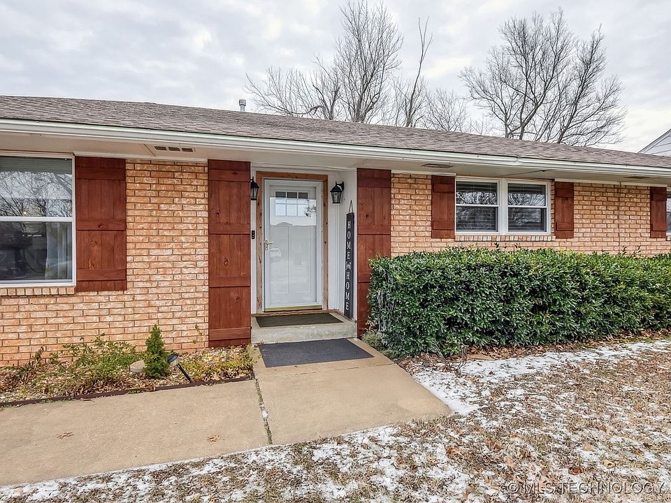 1st image of 208 Hinton Blvd