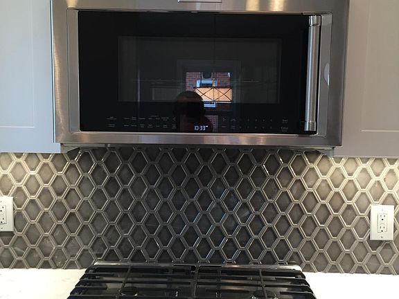 New kitchen backsplash