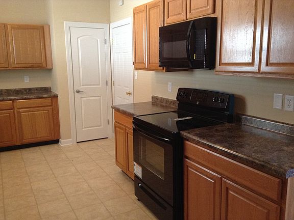 3rd image of 9828 Rhodes Ln