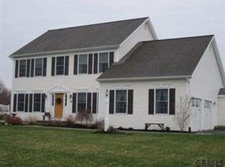 18 Brookhaven Ln, Glenmont, NY 12077
