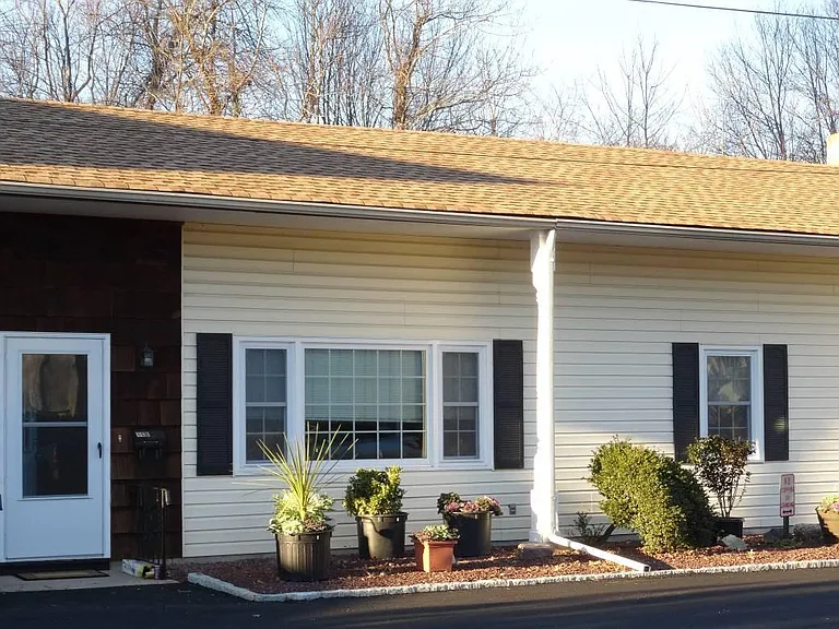 66 Grove Ave #66B — Photo 1