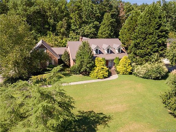 2nd image of 457 Cottonfield Cir
