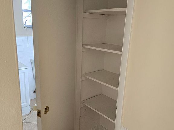 5th image of 3901 NE 21st Ave APT 1
