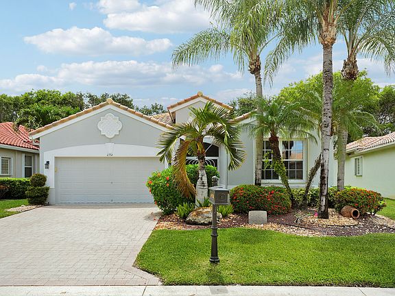 3rd image of 6554 Pavone Street
