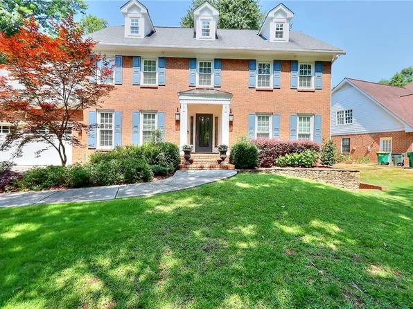 4378 Allenhurst Dr, Peachtree Corners, GA 30092
