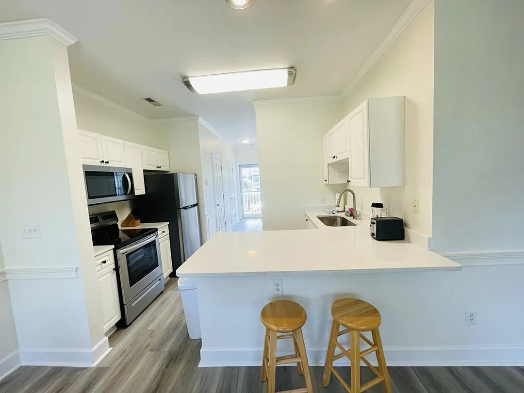 1 bed, 850 sqft, $1,600 — Photo 2