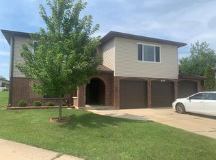 665 Morningside Ct #2, Roselle, IL 60172