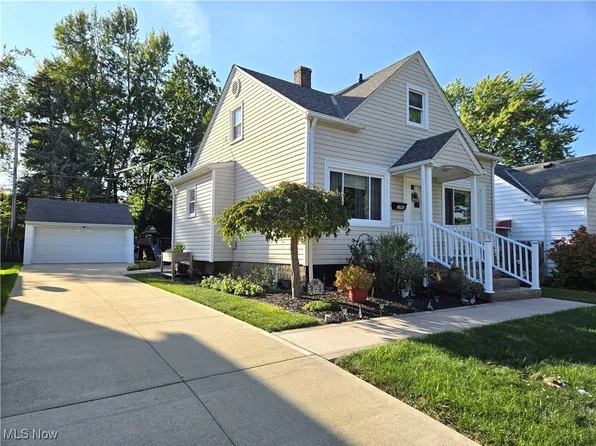 1652 Temple Ave, Mayfield Heights, OH 44124