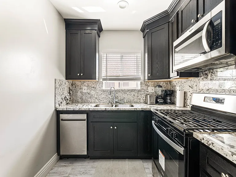 2144 W 75th St — Photo 13
