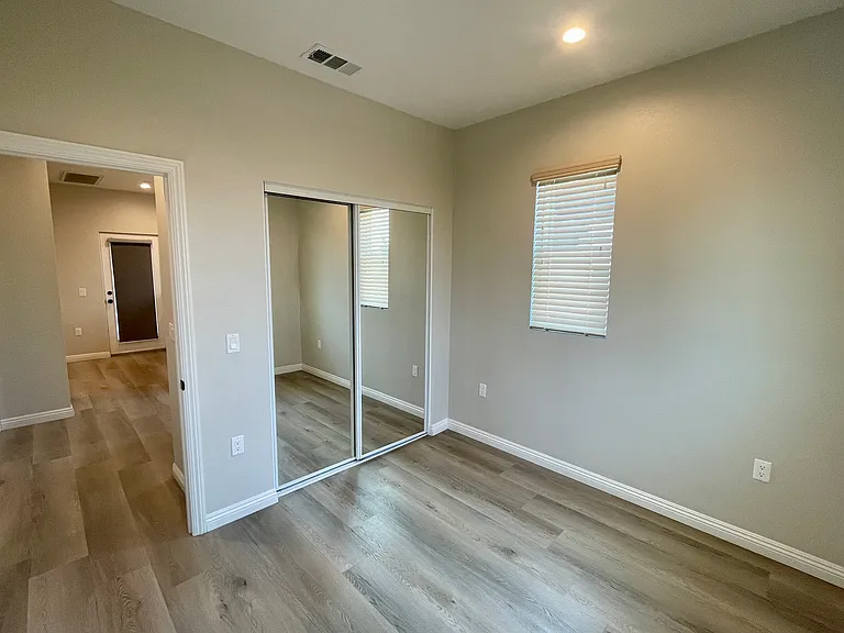 7604 Perry Rd #D — Photo 15