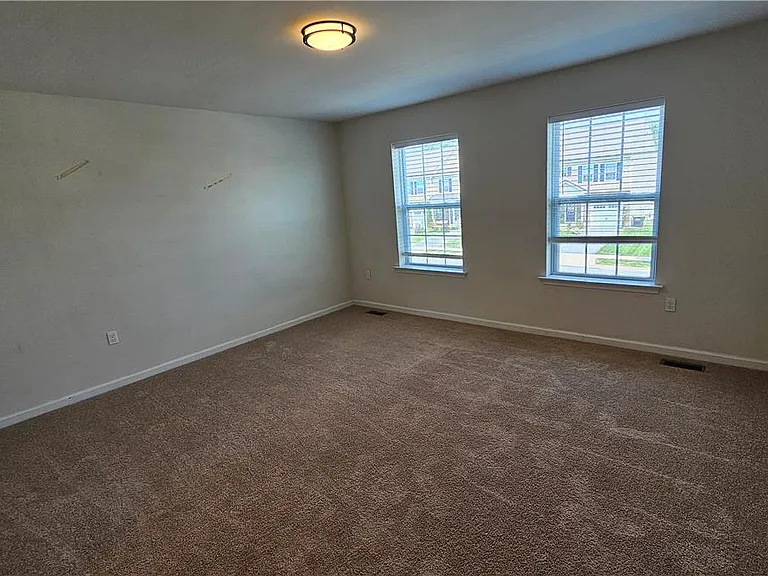 1462 Black Forest Dr S — Photo 27