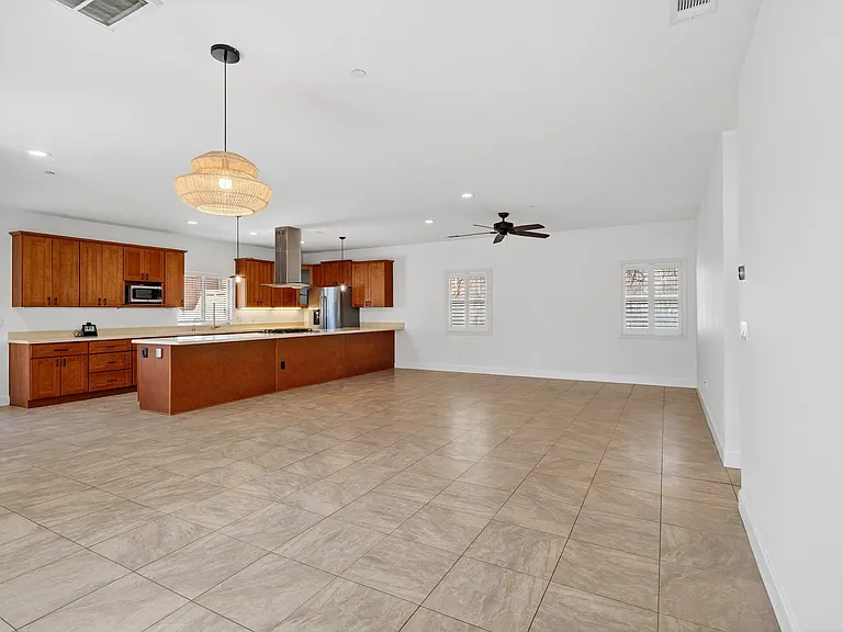 1006 Little St — Photo 6