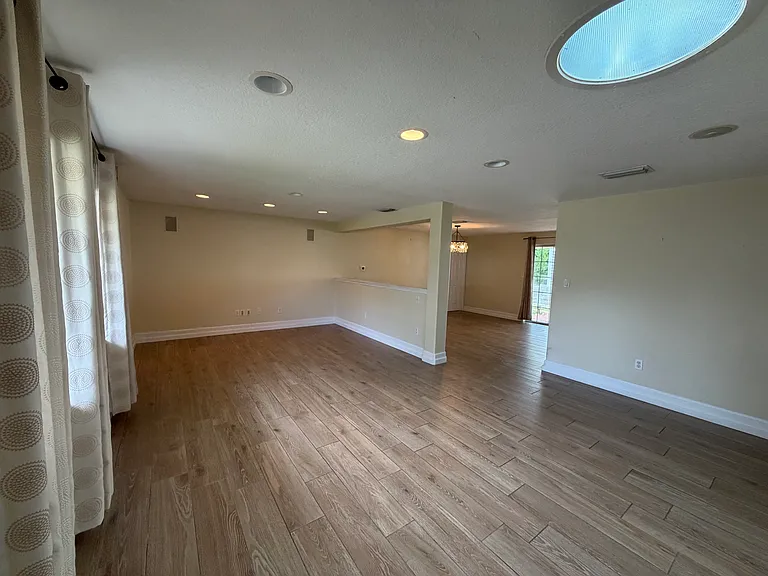 104 Oakwood Ave — Photo 6