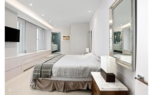 Rented by Douglas Elliman | media 52